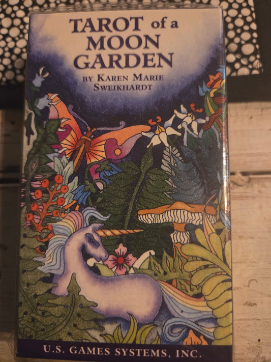 Tarot of a Moon Garden – Mystical 78-Card Tarot Deck with Guidebook 🌙🦋🐉