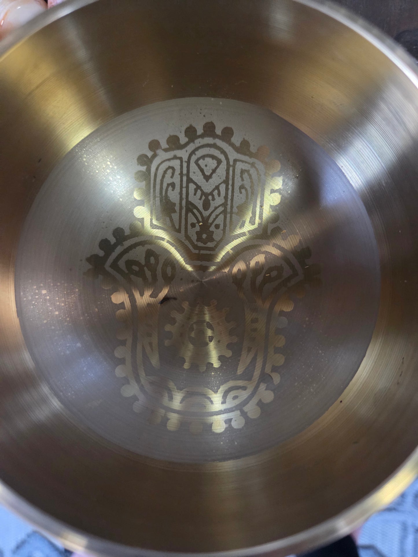 4.25" Bronze Hand of Hamsa Tibetan Singing Bowl Set – Bowl, Cushion & Stick