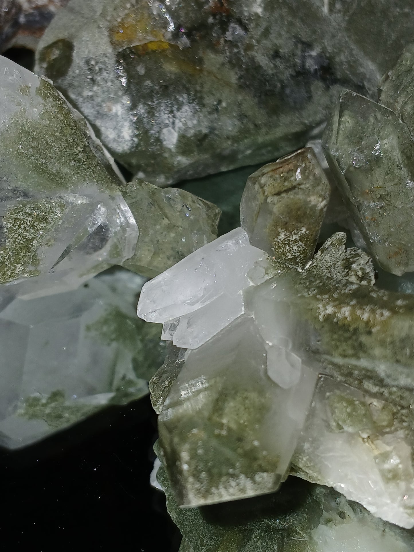 Chlorite Quartz Cluster