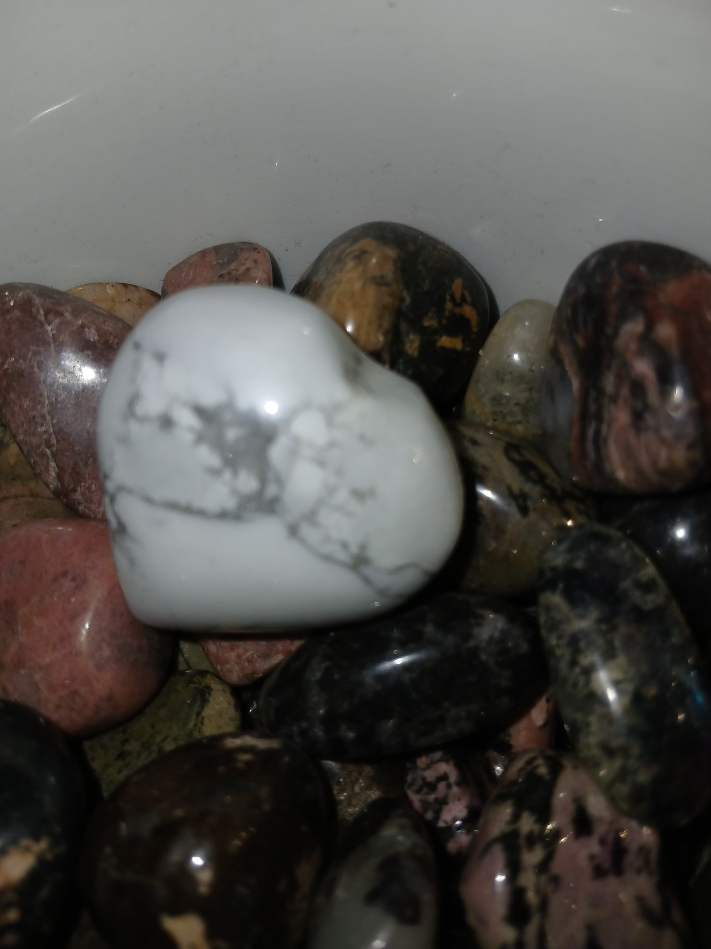 Howlite Puffy Heart