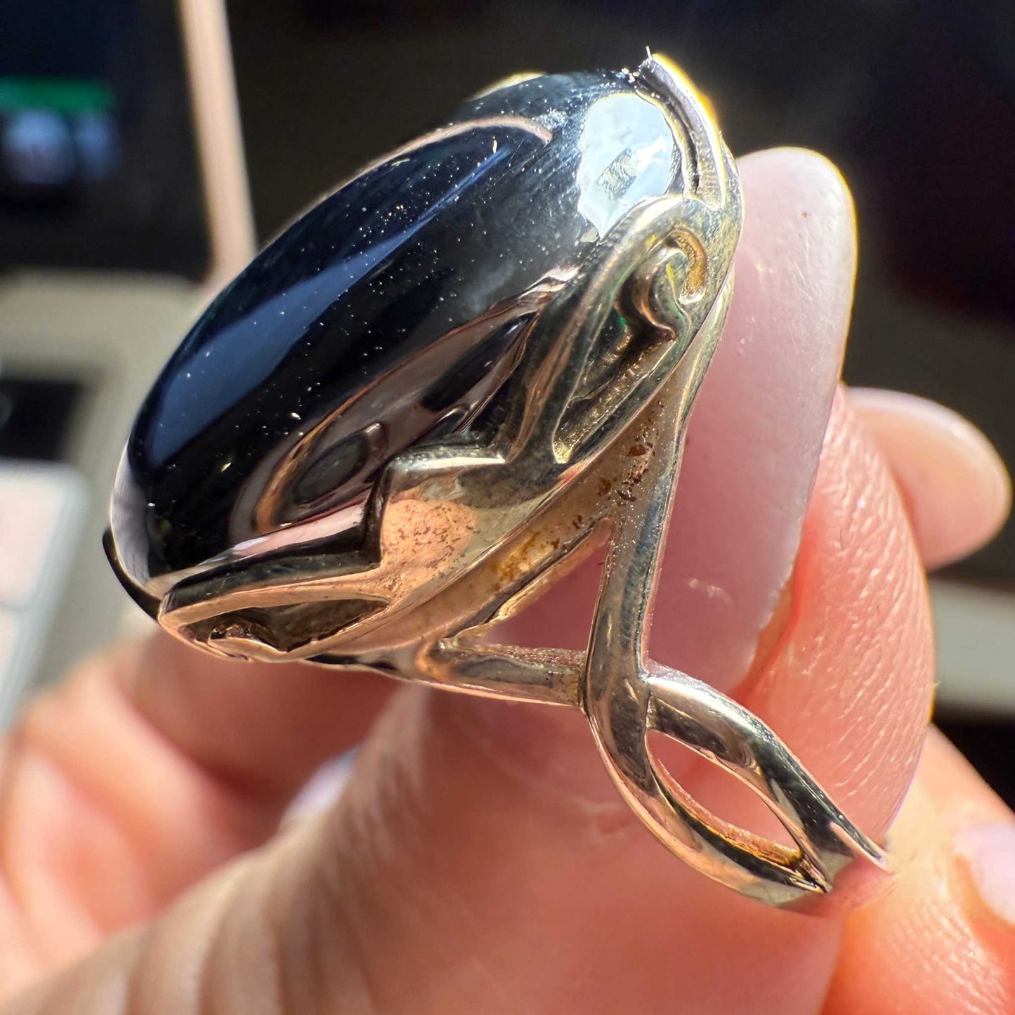 Terahertz Infinity-Weave Statement Ring