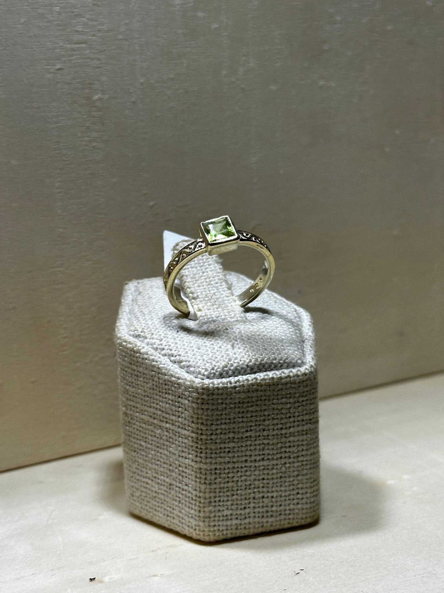 Peridot Ring Size 9 (2.9023)