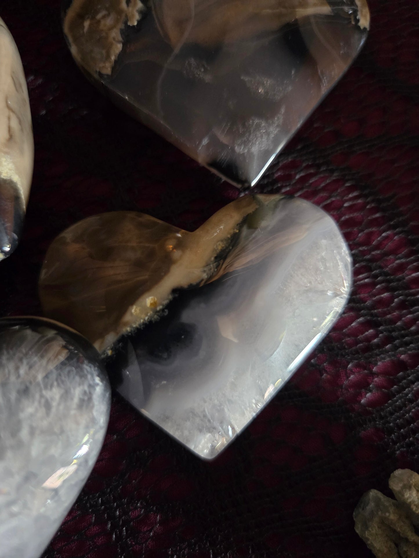 Volcanic Agate Polished Heart – Strength • Transformation • Luminous Energy (UV Reactive Green Glow)