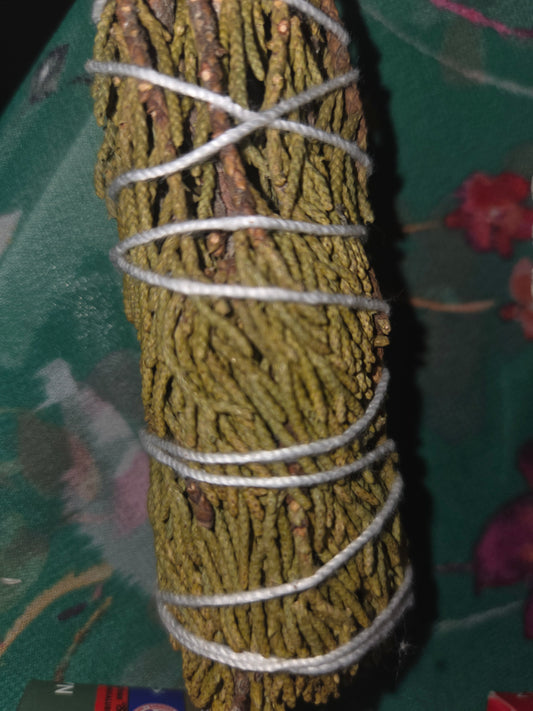 Juniper Sage Smudge Bundle – Cleansing & Protection