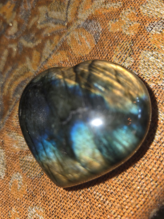 Labradorite Heart – Magic & Protection