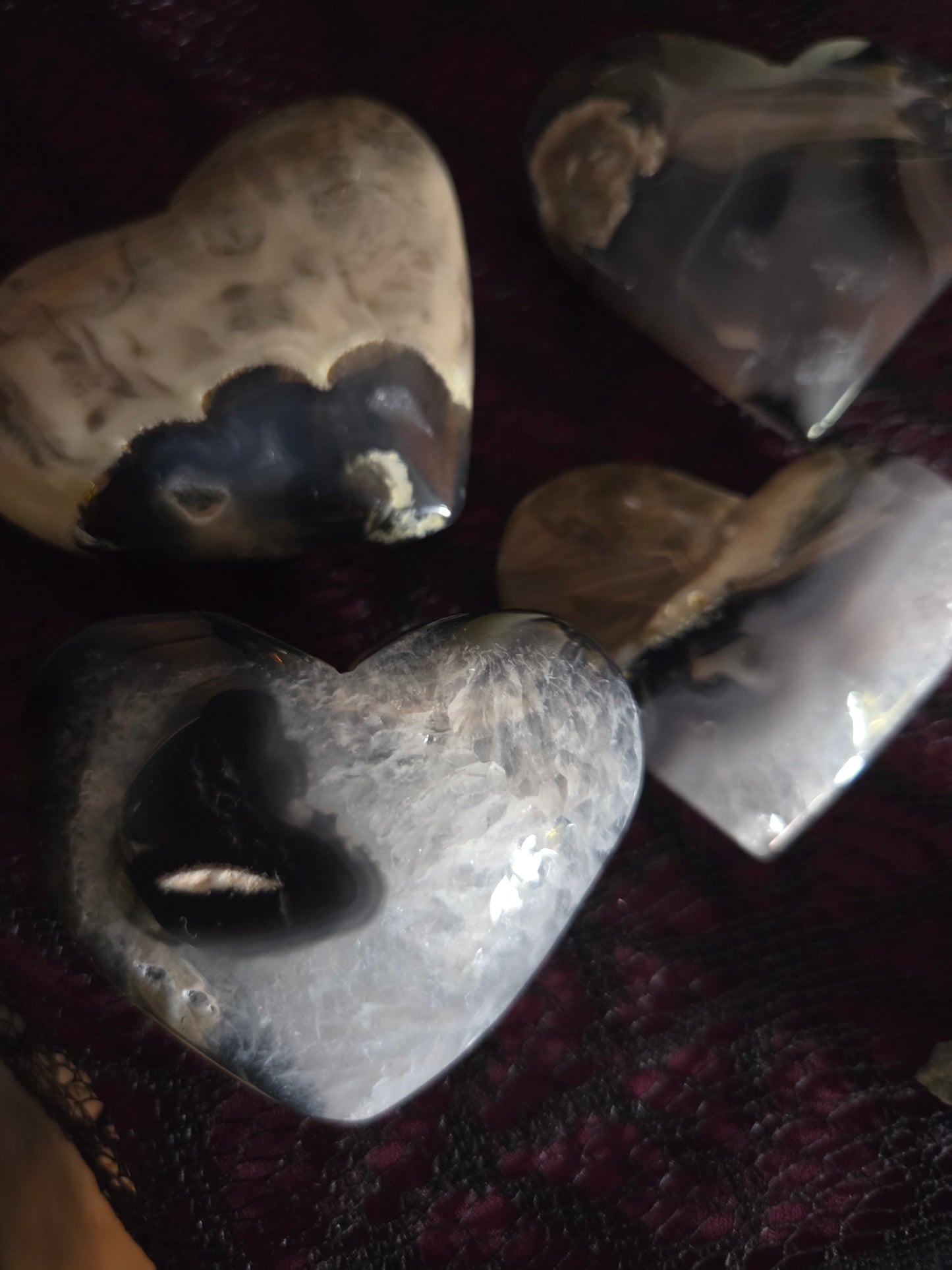 Volcanic Agate Polished Heart – Strength • Transformation • Luminous Energy (UV Reactive Green Glow)