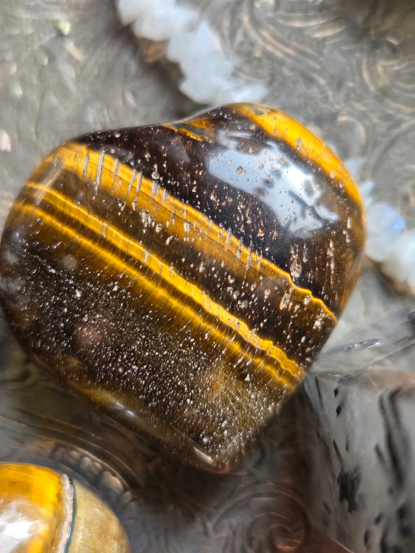 Tiger’s Eye Puffy Heart (1–1.5") – Confidence • Protection • Courage